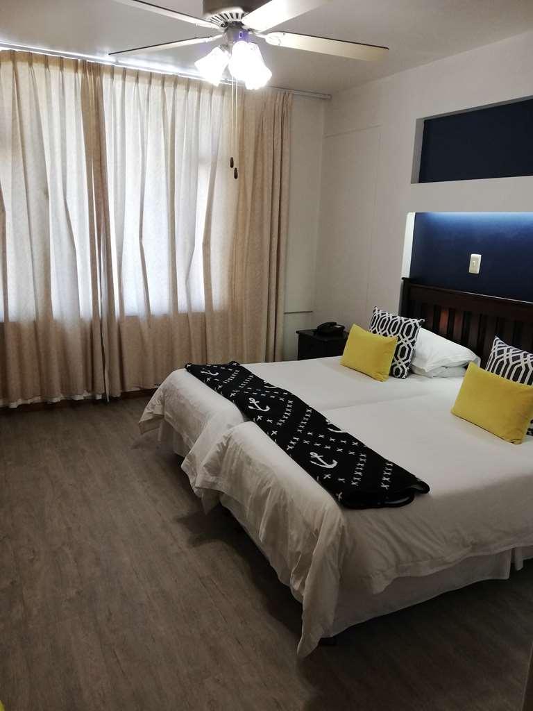 Hoedjiesbaai Hotel Saldanha Bay Номер фото